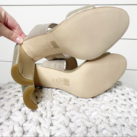 Pelle Moda Honey Metallic Leather Heels Platinum Gold Size 9 - Picture 7 of 7